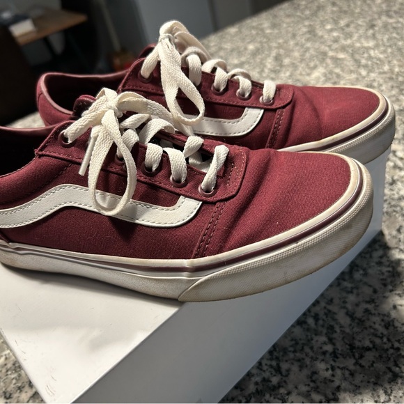 Women’s Vans Lo Tops - Picture 1 of 3